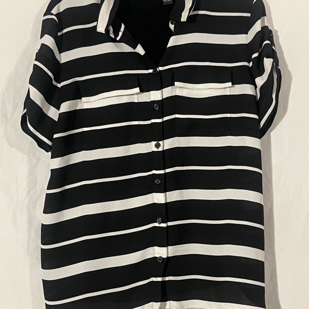 EUC INC International Concepts Black and White Striped Shirt